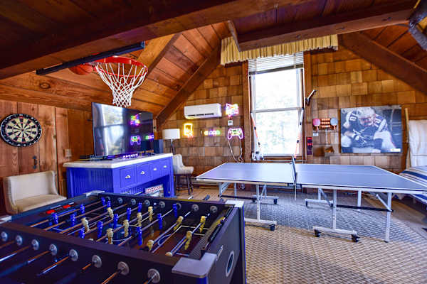 Photo 4 of Del Mar #21021 - Sprawling Home, Hot Tub, Walk to Main St!