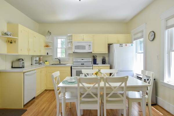 Photo 9 of Del Mar #13354 - Private Downtown Wellfleet Location!