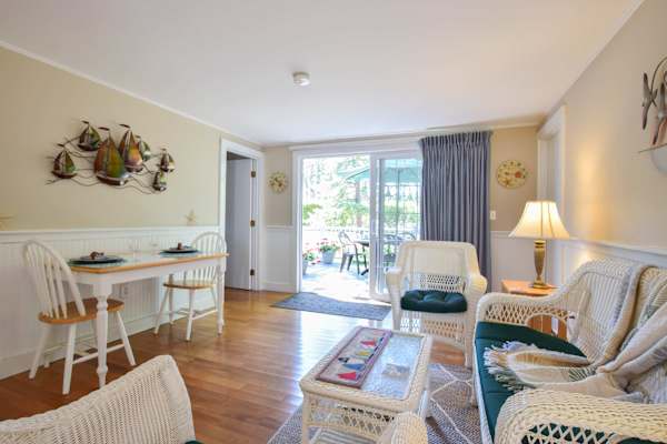 Photo 4 of Del Mar #13355 - Private Association Pool Great Location!