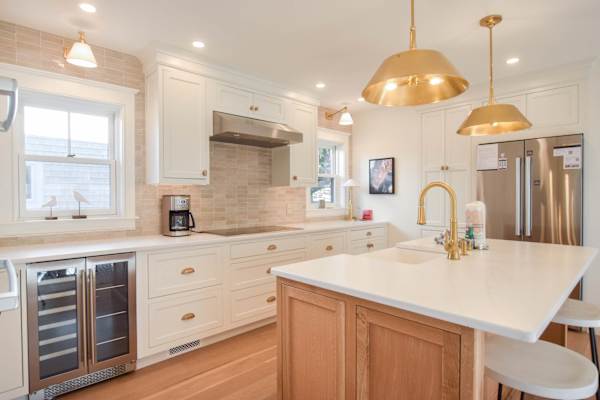 Photo 3 of Del Mar #11172 - Short walk to Provincetown shopping!