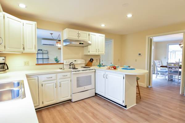 Photo 4 of Del Mar #14511 - Sunroom, Mins to Beaches, Central AC!