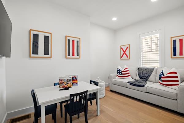 Photo 4 of Del Mar #17754 - Sophisticated Luxury Home 1 Mi from Downtown!