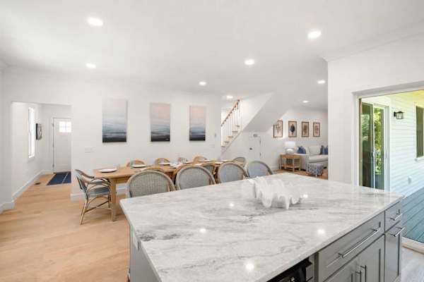 Photo 8 of Del Mar #17754 - Sophisticated Luxury Home 1 Mi from Downtown!