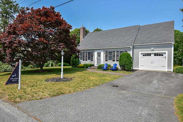 Photo 3 of Del Mar #17742 - Walk to Buck's Pond, Dog Friendly, Central AC!