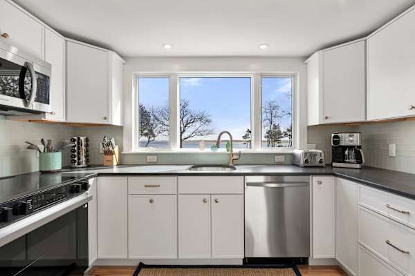 Photo 2 of Del Mar #15594 - Waterfront Oasis with Game Room, Newly Renovated!