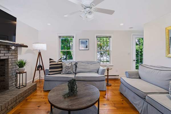 Photo 5 of Del Mar #18847 - Minutes from Bay Beaches, Ping Pong and A/C!
