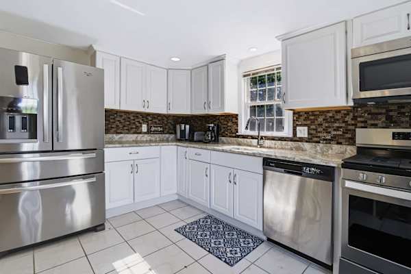 Photo 4 of Del Mar #18847 - Minutes from Bay Beaches, Ping Pong and A/C!