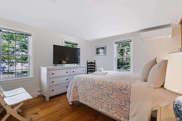 Photo 10 of Del Mar #18847 - Minutes from Bay Beaches, Ping Pong and A/C!