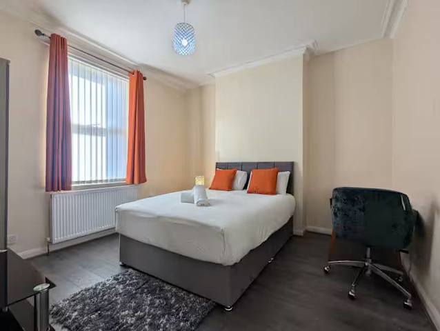 House in Manchester — Hostahome managed short-let