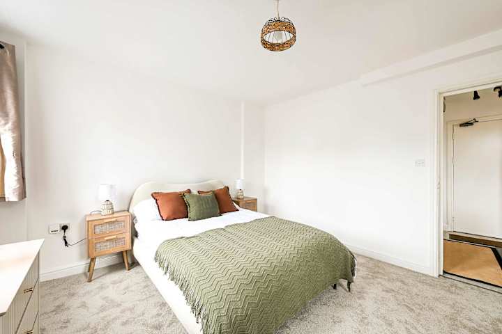 Apartment in London — Hostahome managed short-let
