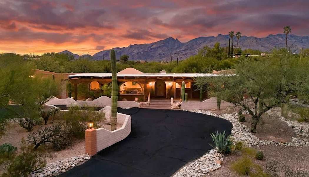 Quintessential Tucson Foothills Retreat with pool