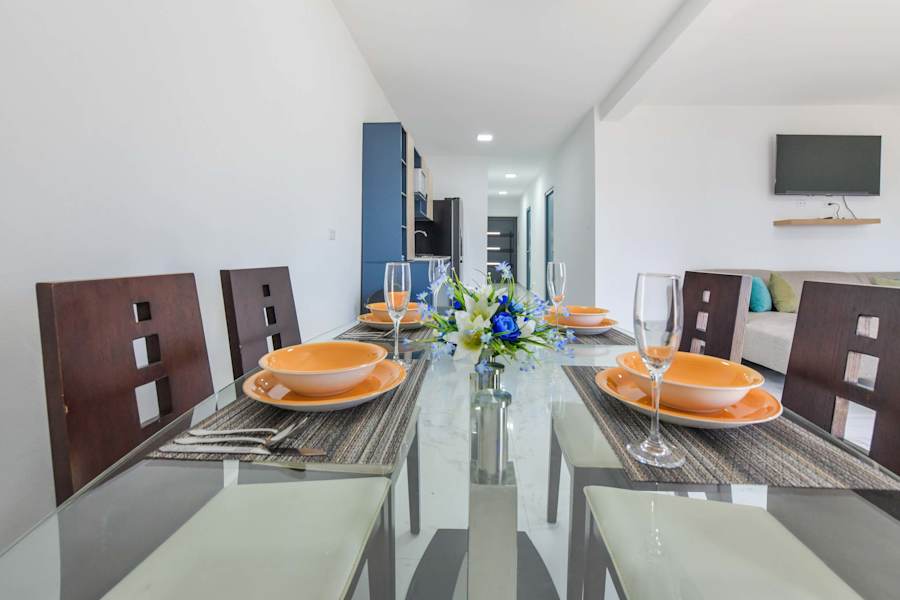Sleek 2BR Retreat, Tanki Leendert
