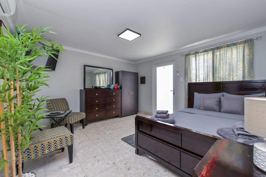 Modern Aruba Studio · Stylish & Newly Fitted