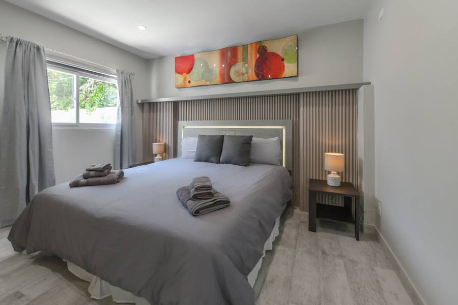 Modern 1 Bedr Apartment · Stylish Aruba Stay