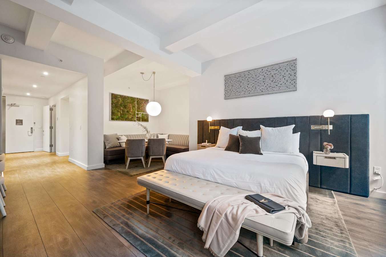 17John: Grand King Suite Apartment
