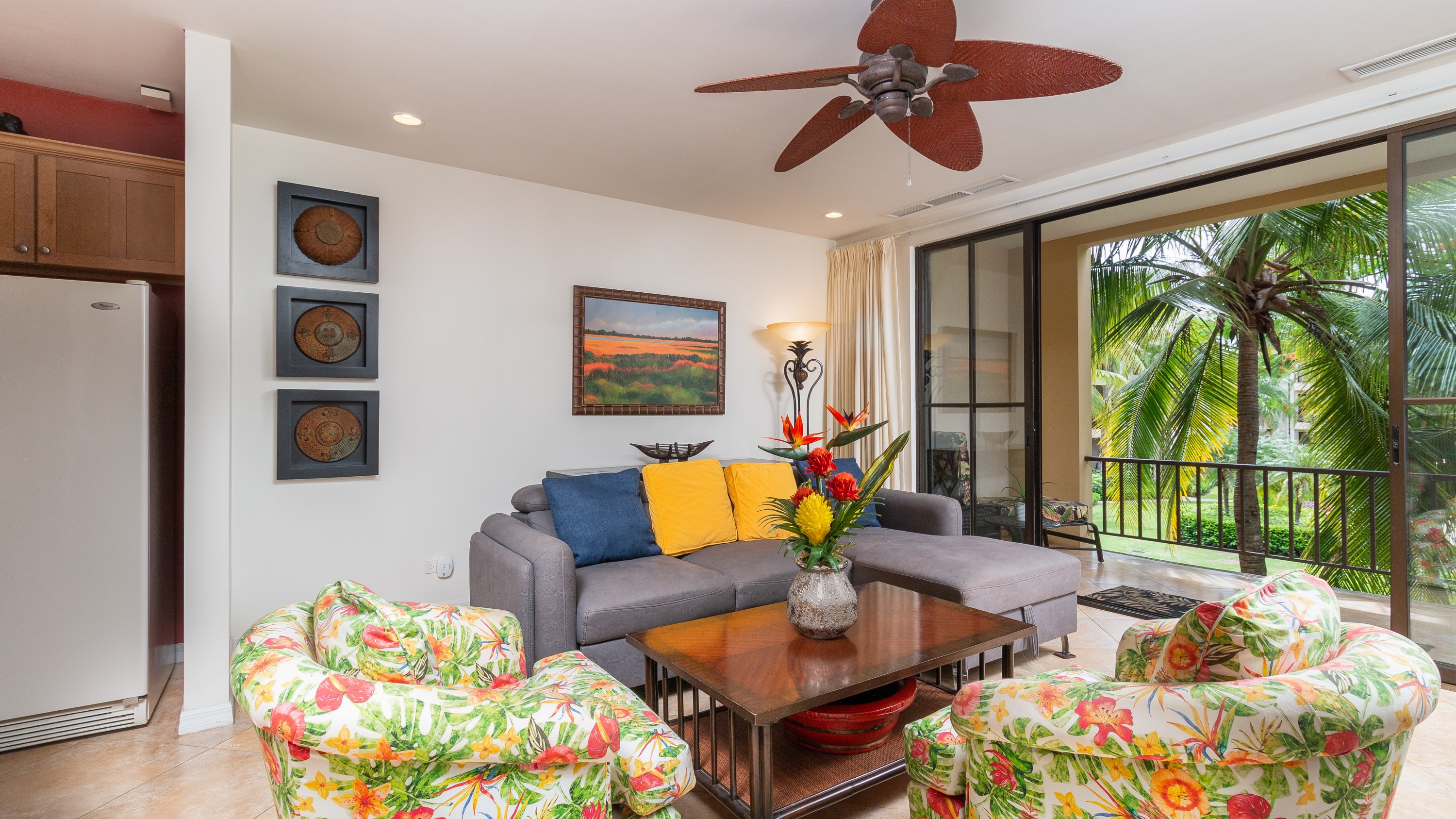 Spacious One-Bedroom Condo with Pool View, Balcony & Beach Club Access - Foto 5