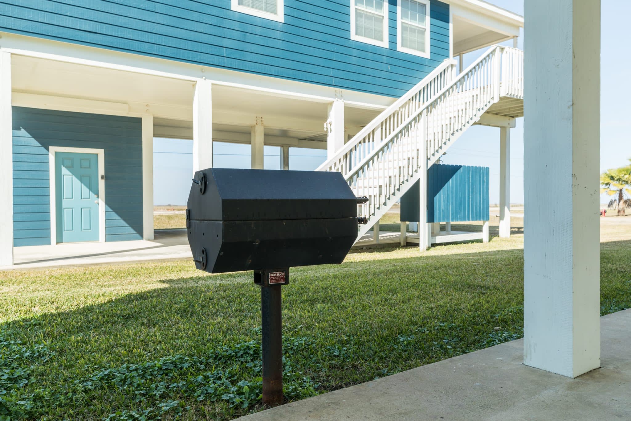 Blue Haven Cozy Cute Just a Skip to the Shore 8