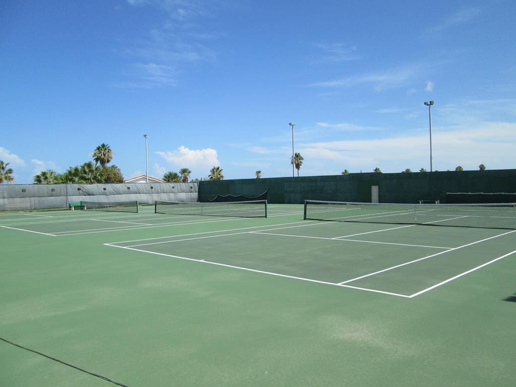 Outdoor Resort Tennis Courts
