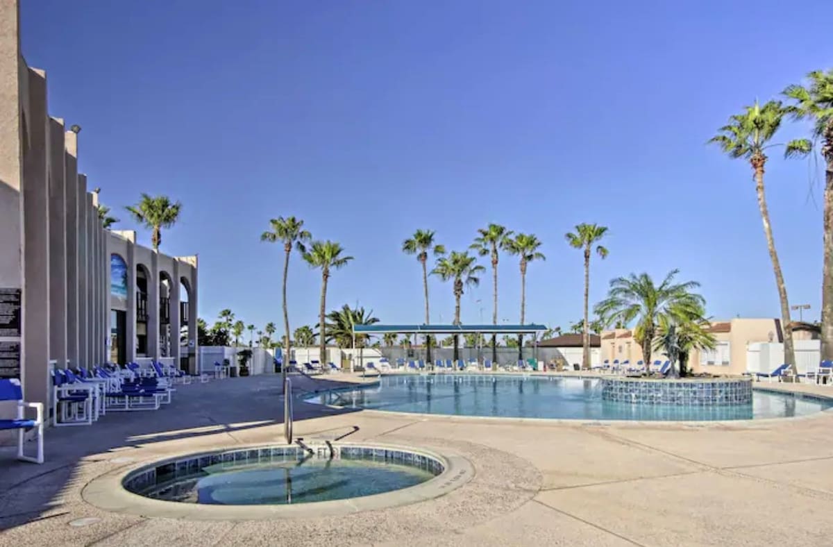 Family Friendly Resort Cottage with Private Patio 5