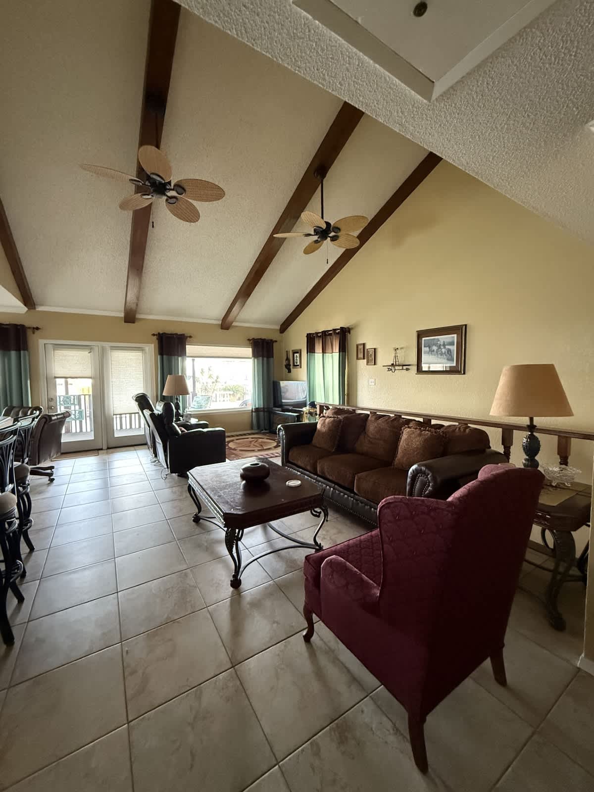 Relaxing Gulf Coast Getaway with a Waterfront Deck | Photo 8