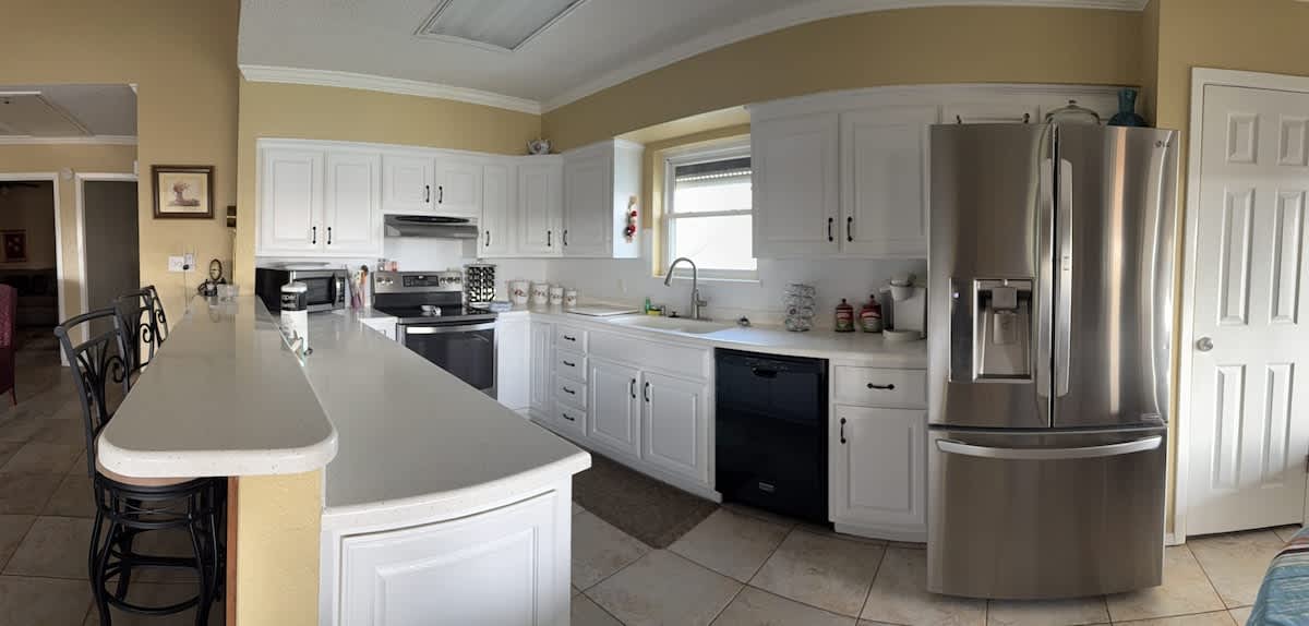 Relaxing Gulf Coast Getaway with a Waterfront Deck 2