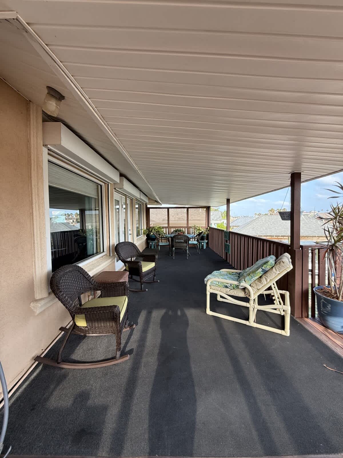 Relaxing Gulf Coast Getaway with a Waterfront Deck | Photo 15