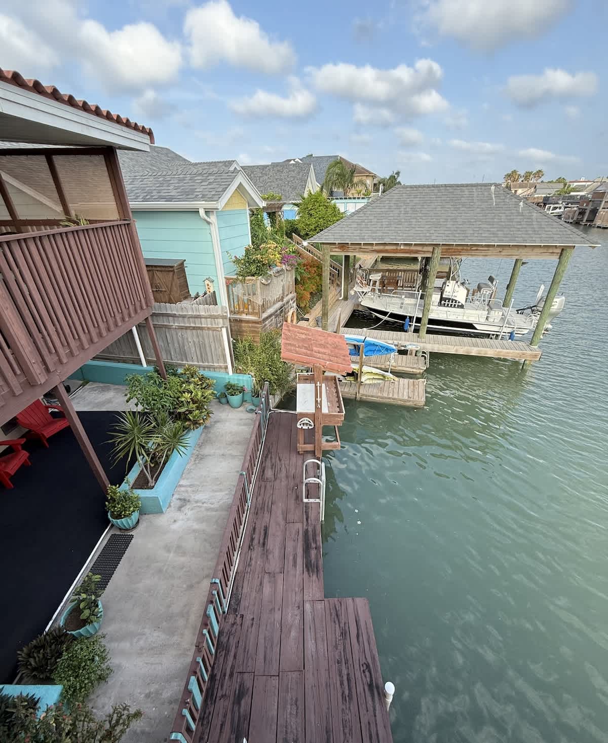 Relaxing Gulf Coast Getaway with a Waterfront Deck | Photo 20