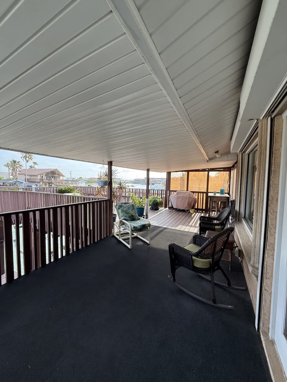 Relaxing Gulf Coast Getaway with a Waterfront Deck | Photo 16