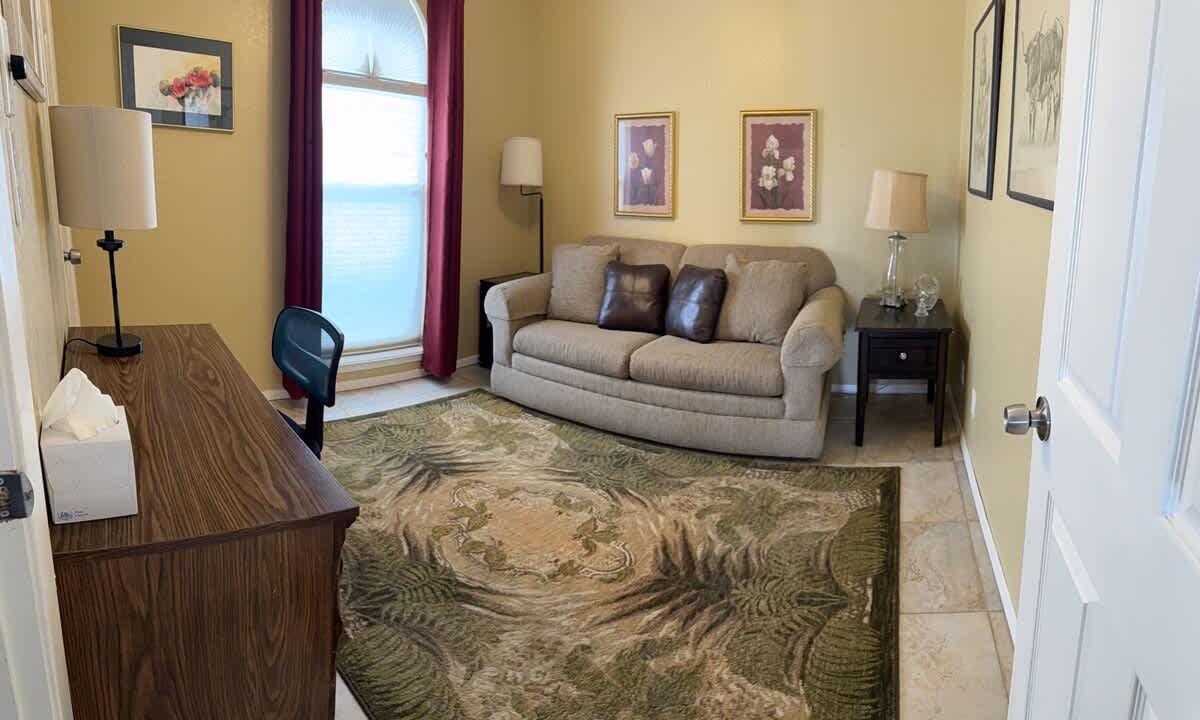 Relaxing Gulf Coast Getaway with a Waterfront Deck 3