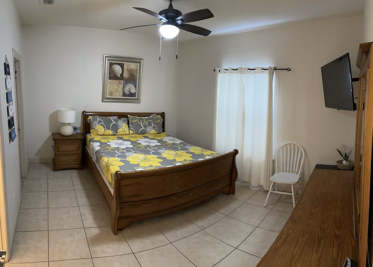 Family Friendly Condo w Pool South Padre Island 3
