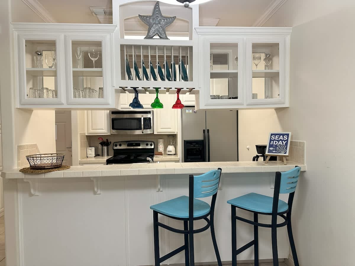 Family Friendly Condo w Pool South Padre Island 4