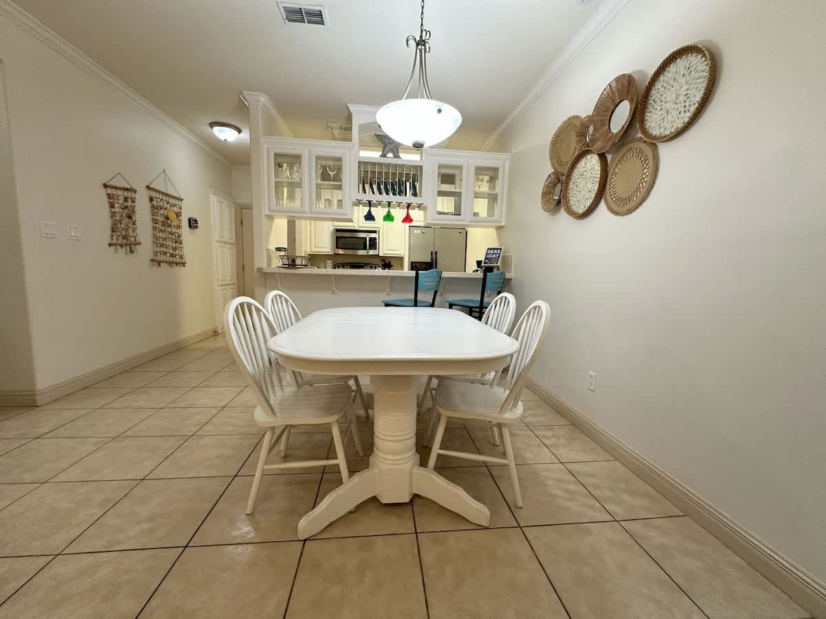 Family Friendly Condo w Pool South Padre Island 5