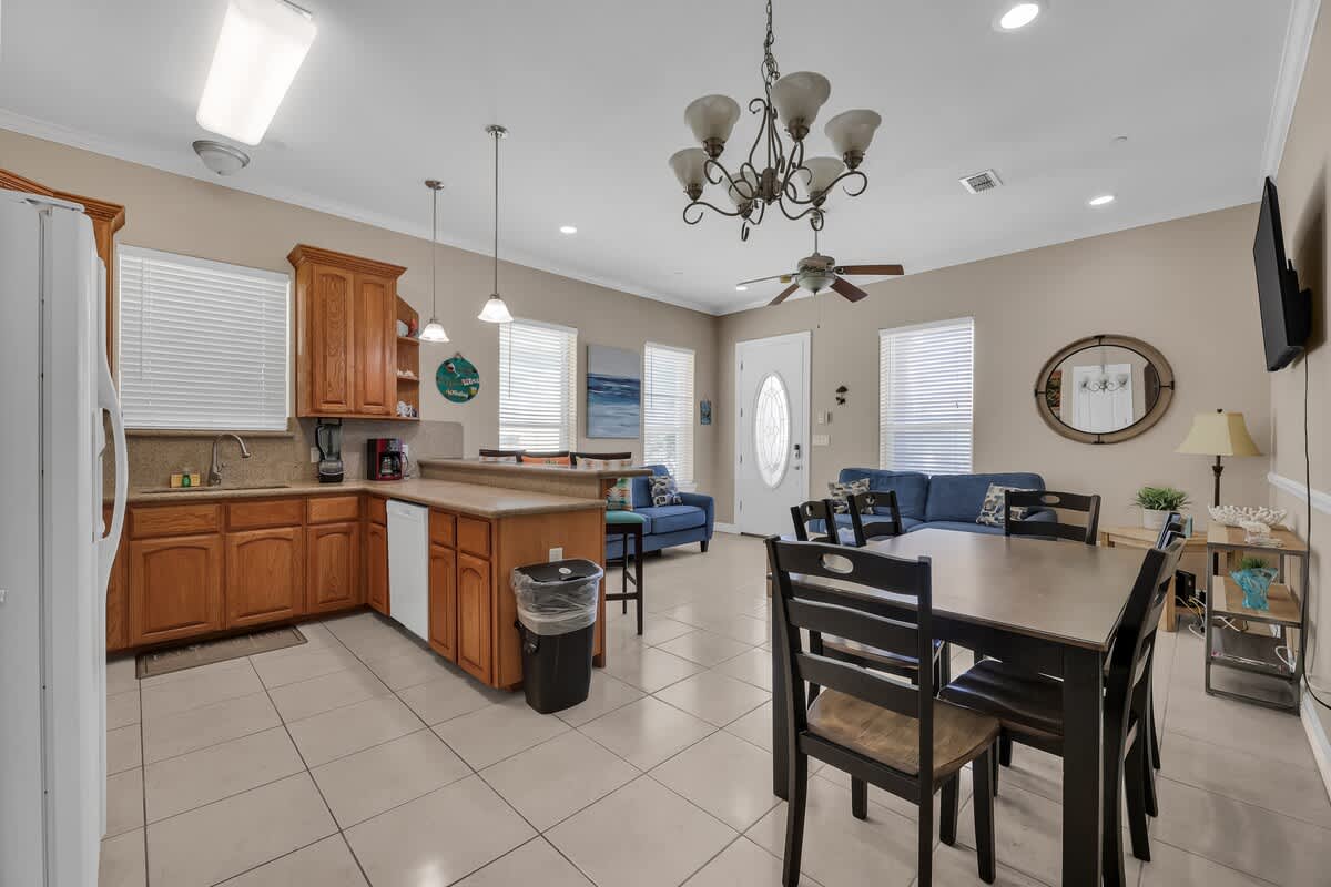 Beachfront South Padre Retreat w Balcony Pool 3