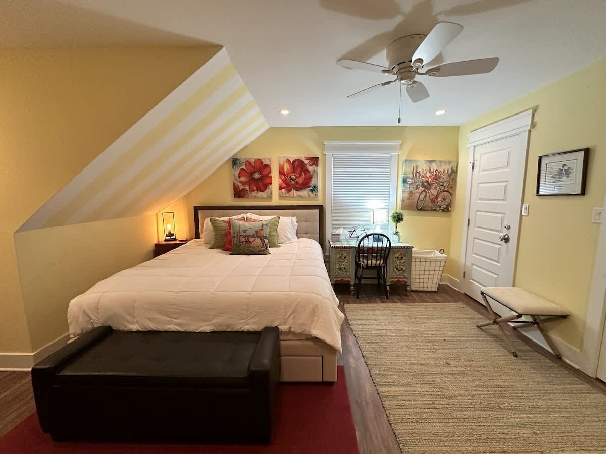 | King Size Bed | 2nd Floor | Smart Tv