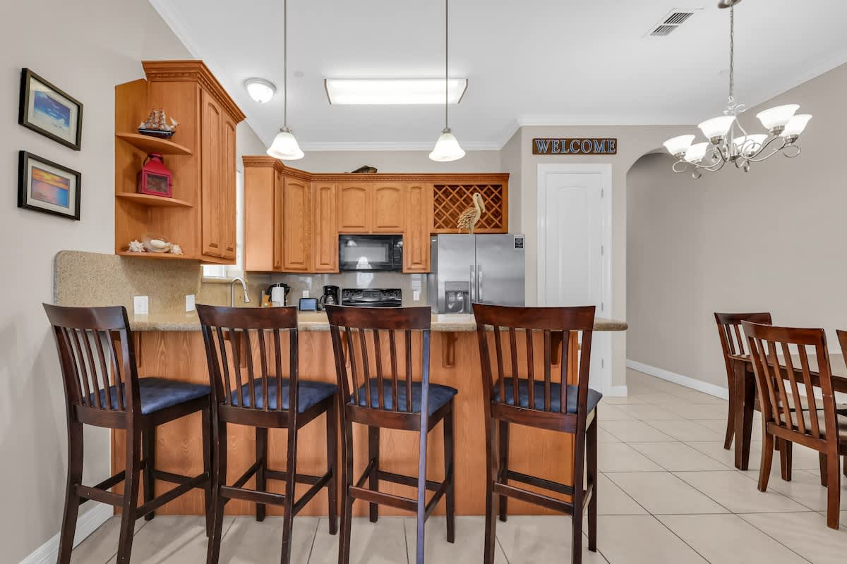 Beachfront Condo with Private Balcony Pool 4