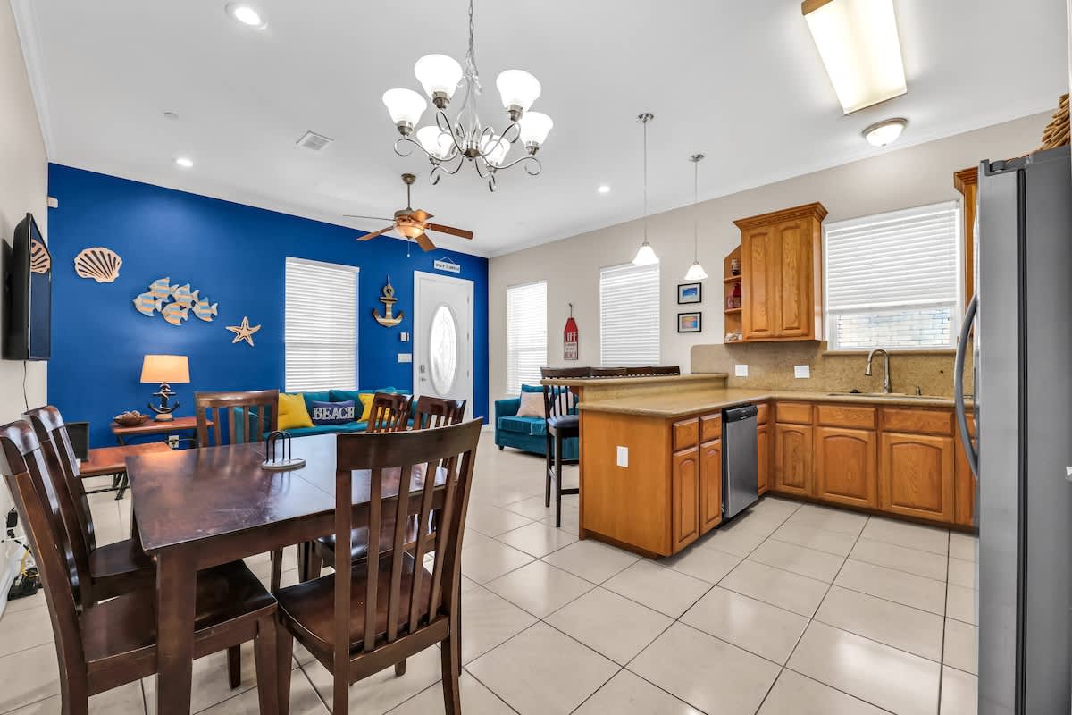 Beachfront Condo with Private Balcony Pool 7