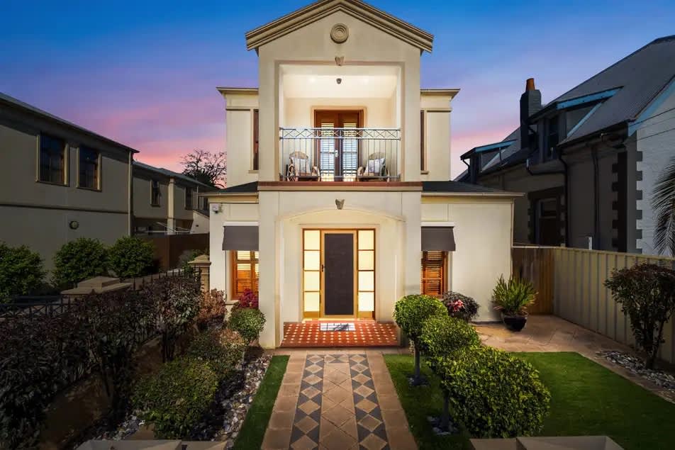 Beach & Bay - Modern Family Stay Glenelg North — Glenelg North, South Australia — vacation rental
