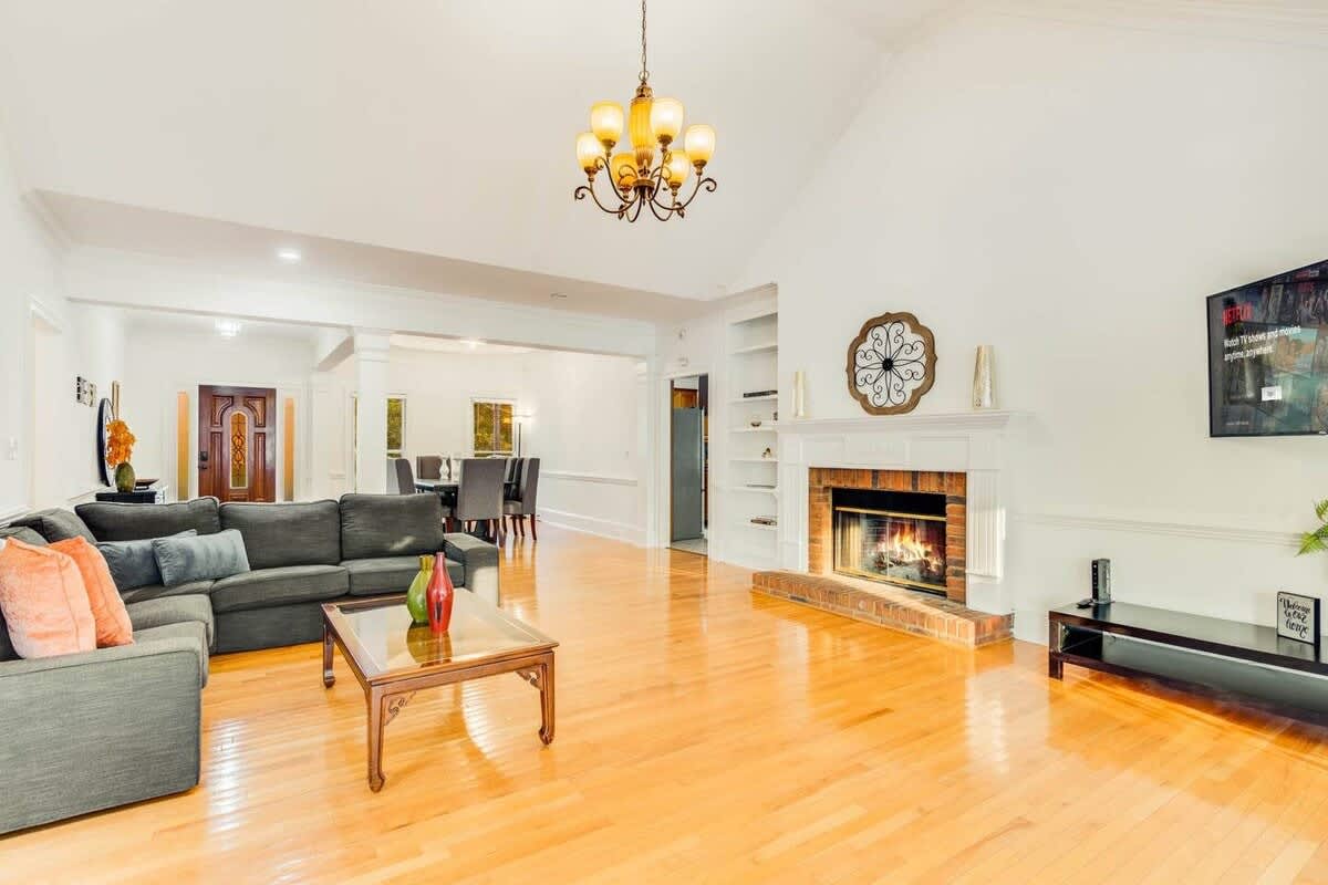 Atlanta 5BR Luxe Pool Retreat,Sleeps 12