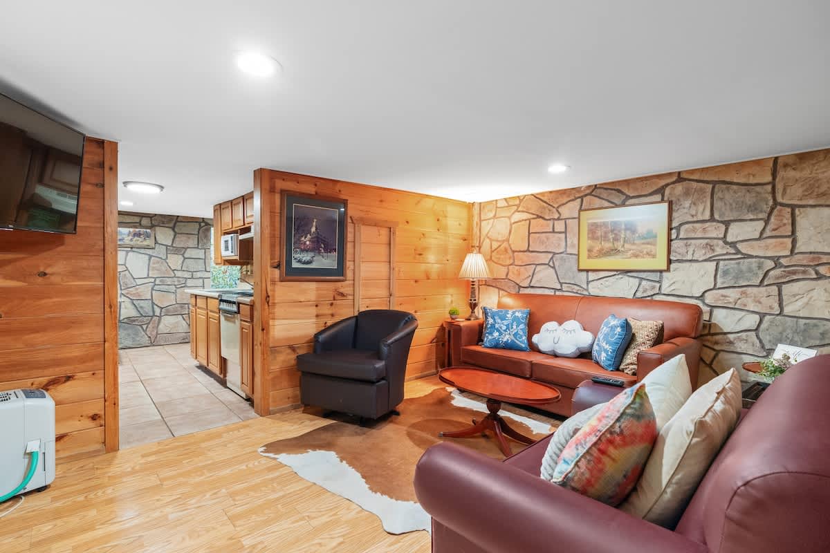 Minutes From Downtown Gatlinburg — Gatlinburg, TN — vacation rental