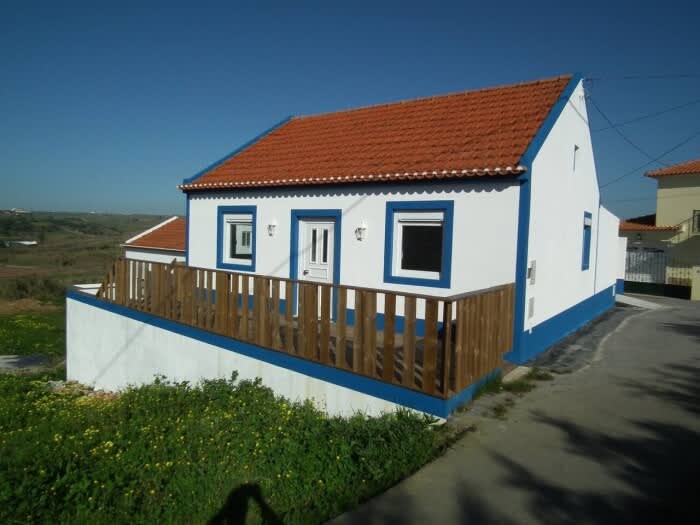 West Country House Isabelle — Praia da Areia Branca, Lisboa — vacation rental