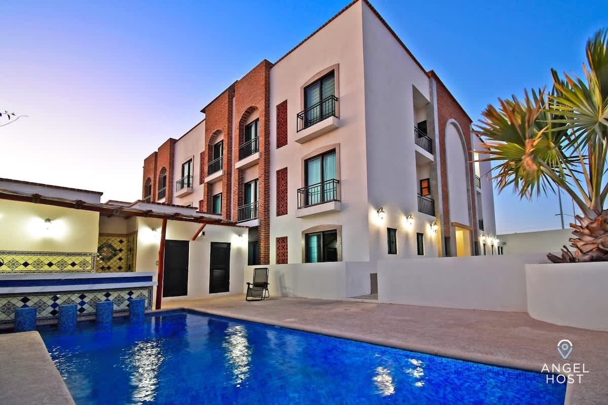 Rooftop Lounge Ocean Views, Pool, Near Malecon — La Paz, Baja California Sur — vacation rental