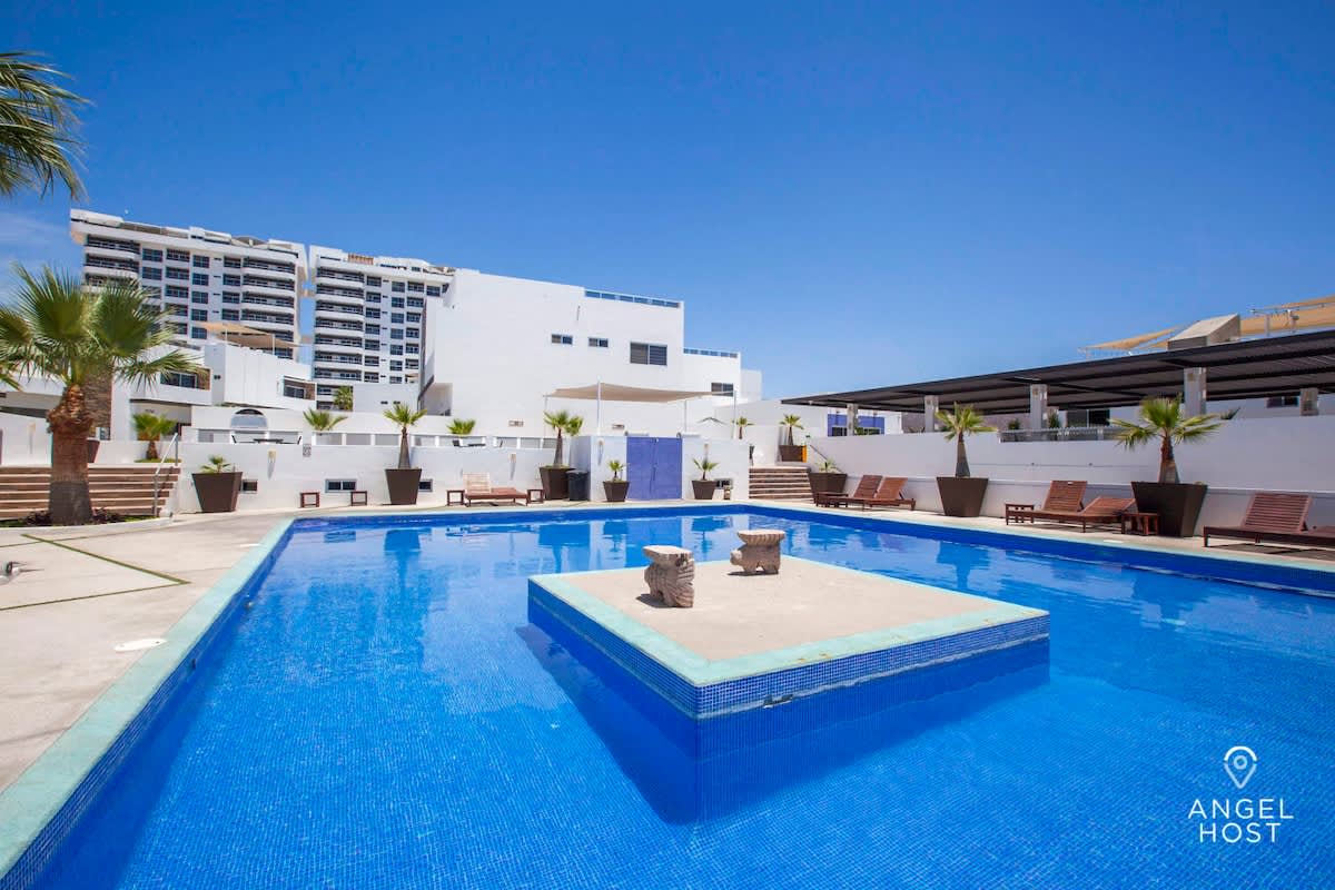 Rooftop Oceanview, Pool, Gym  Minutes to Beach — La Paz, Baja California Sur — vacation rental