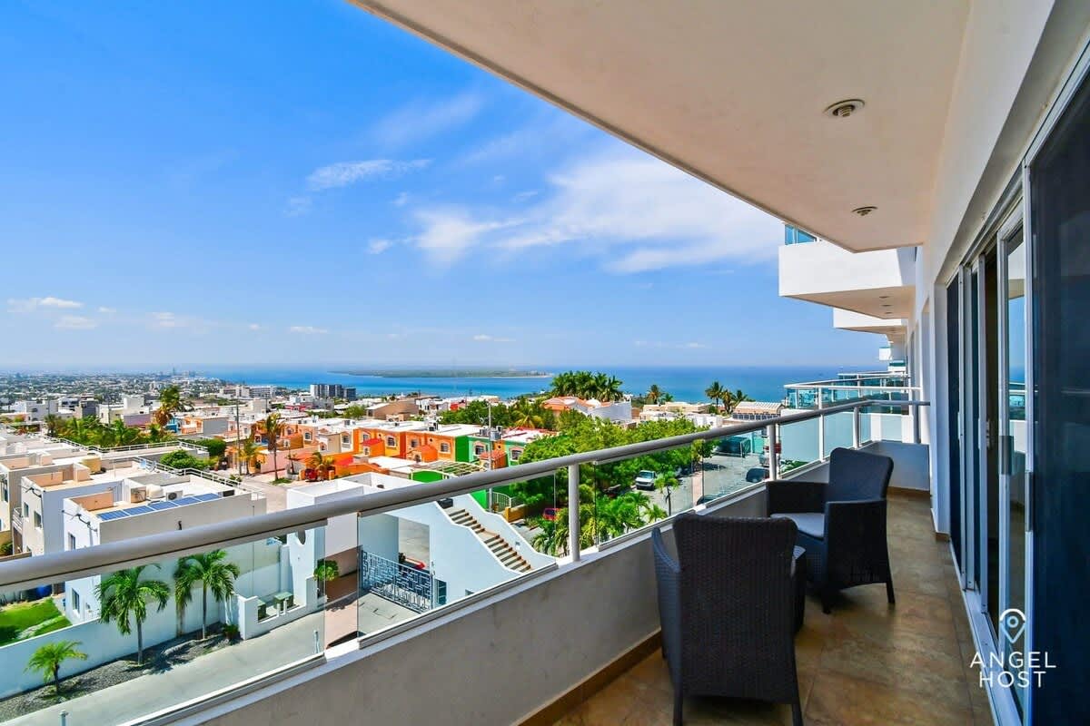 Oceanview Balcony, BBQ Lounge, Near Malecon — La Paz, Baja California Sur — vacation rental