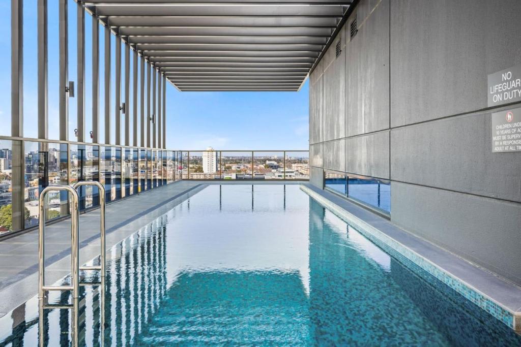 2B Southbank Stay | Pool, Gym, Bay Views