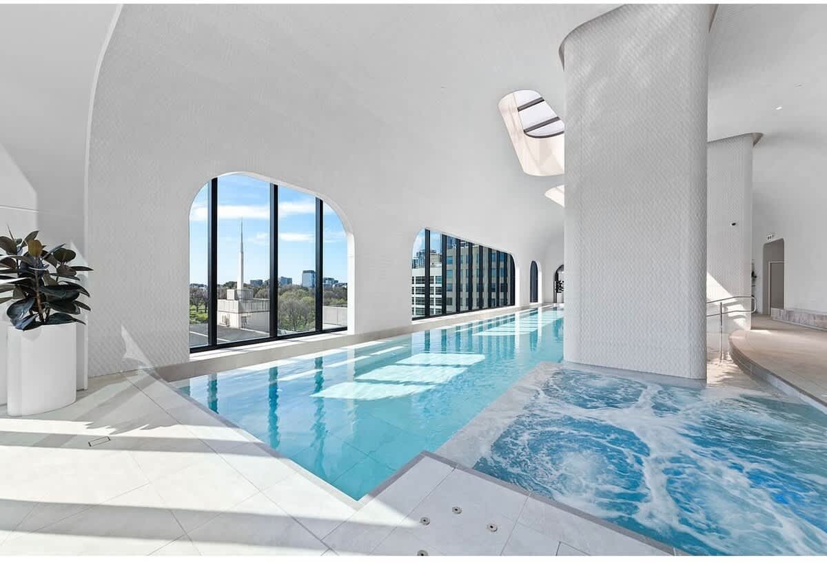 Boutique 1B2B HighRise Condo in CBD