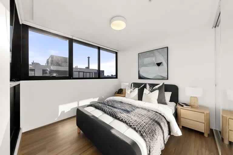 Modern Riverside Retreat near Yarra River & CBD