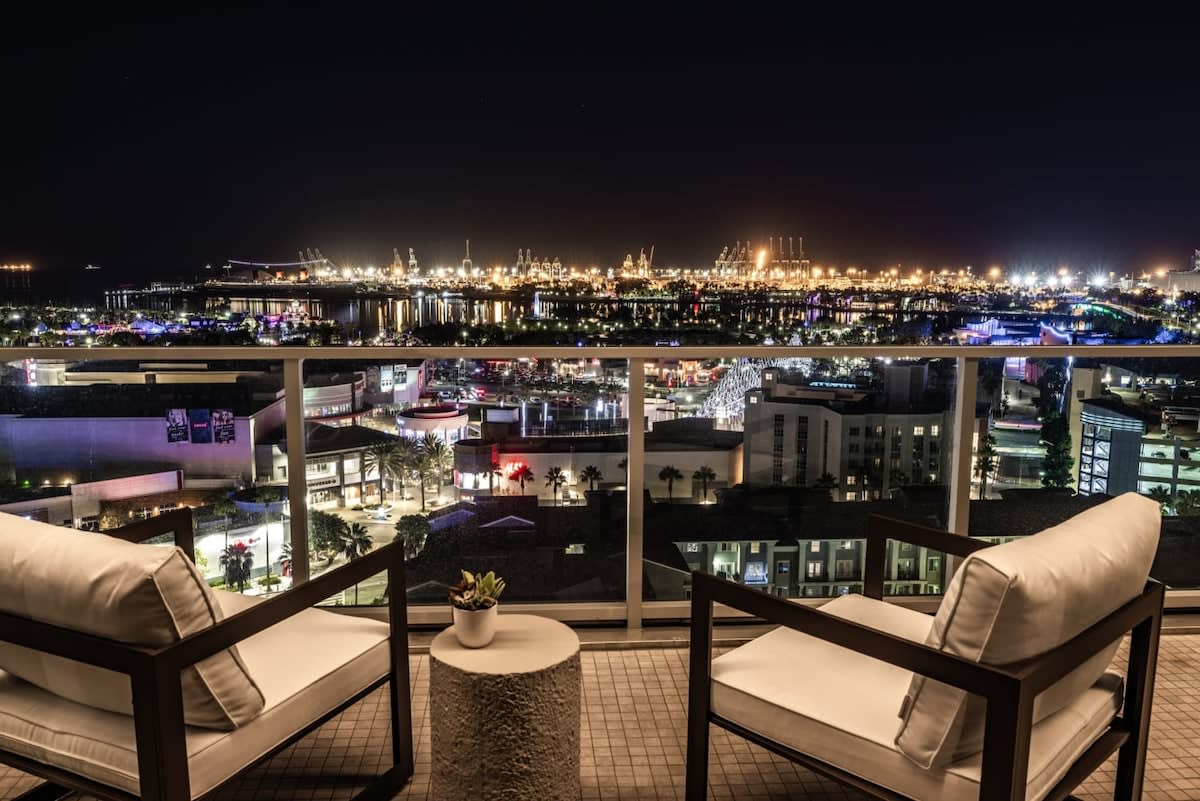  Luxurious 3BR Penthouse