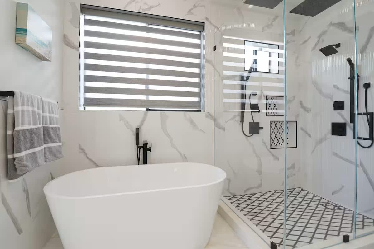 Enjoy a relaxing bath. Room for two.