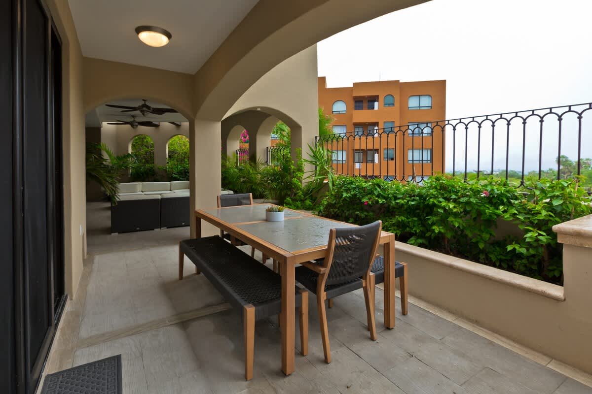 Lower Suite - Outdoor Dining Area