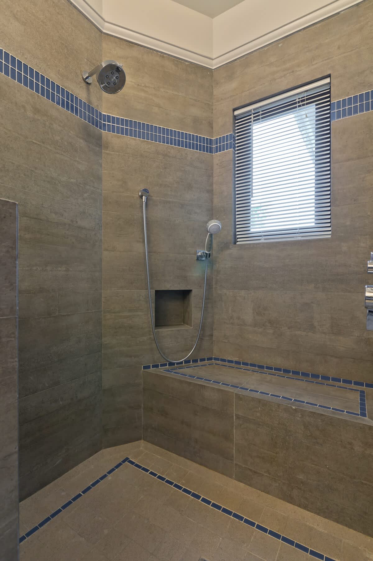 Upper Suite - Bedroom 1 Large Shower